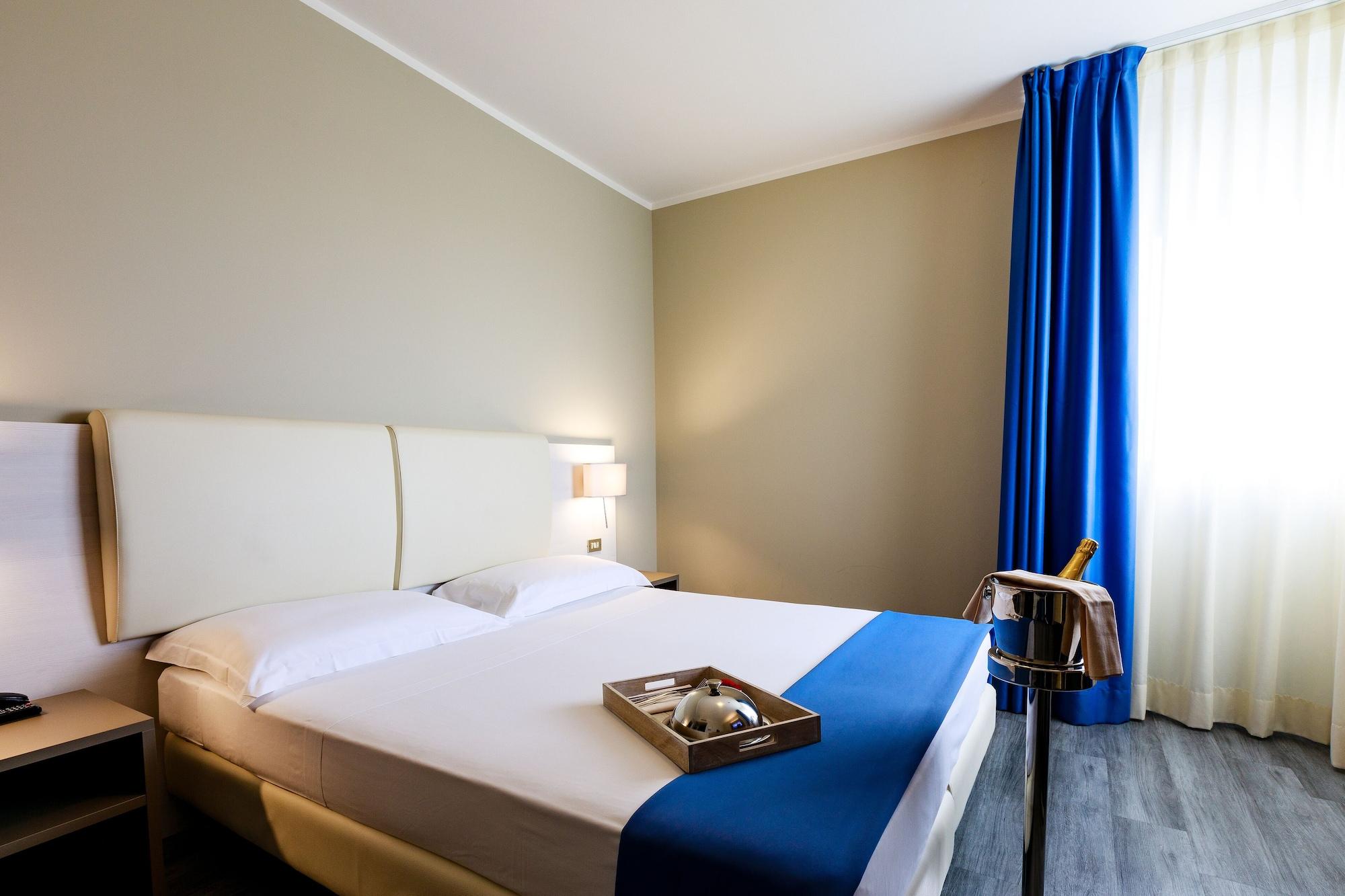 Hotel Oleggio Malpensa Экстерьер фото