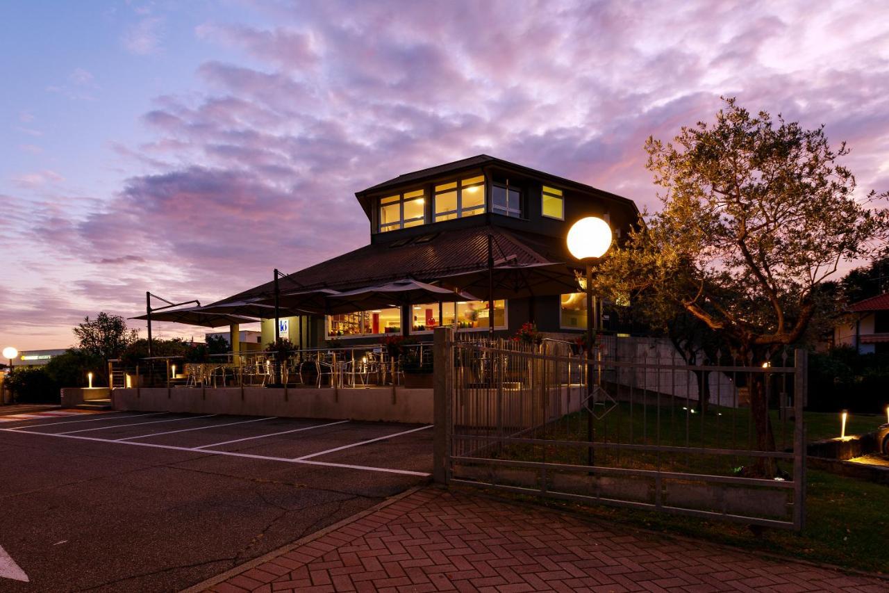 Hotel Oleggio Malpensa Экстерьер фото
